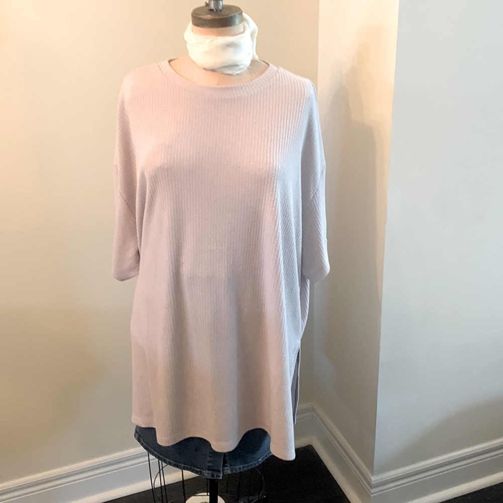 H&M lightly worn short sleeve light weight sweater tunic